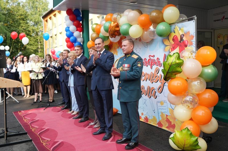 Артём Здунов поздравил с Днём знаний школьников и педагогов рузаевской школы №8